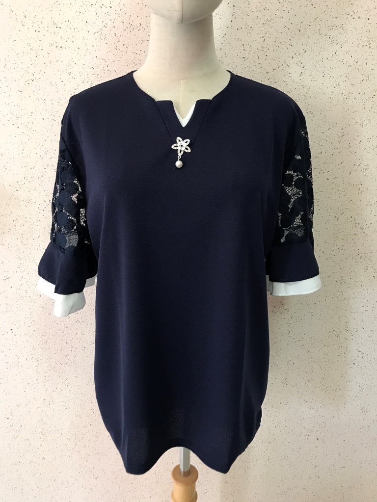 53699 เสื้อแฟชั่นแขนลูกไม้แต่งระบายสีกรมท่า