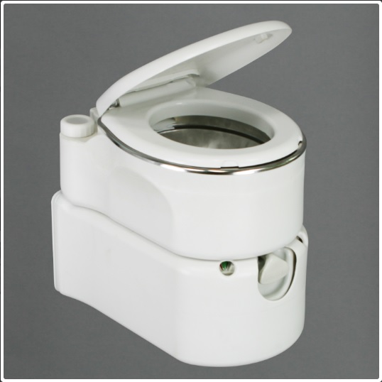 INTEGRATED TOILET WITH STAINLESS STEEL BOWL 