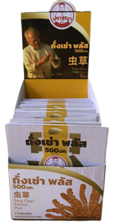 สารสกัดจากถั่งเช่า พลัส (ผลิตภัณฑ์เสริมอาหาร) Tang Chao Extract Plus (กล่อง)
เป็นตำรับสมุนไพรที่ประกอบไปด้วยสมุนไพร 4 ชนิด ถังเช่า  เห็ดหลินจือ เก๋ากี้และโสม นอกจากจะมีฤทธิ์นำในการบำรุงปอด ช่วยบำรุงฟื้นฟูรักษาโรคปอด บำรุงร่างกาย สำหรับผู้ที่มีร่างกายไม่ค่อยแข็งแรง ฟื้นฟูอาการภูมิแพ้ของระบบทางเดินหายใจแล้วนั้น ยังรวมถึงการบำรุงฟื้นฟูระบบการทำงานต่างๆในร่างกาย อาทิ บำรุงเลือด บำรุงหัวใจ บำรุงตับไต ช่วยส่งเสริมระบบภูมิคุ้มกันให้แก่ร่างกาย ช่วยปรับสมดุลระดับน้ำตาลในกระแสโลหิต ต้านและยับยั้งการแพร่กระจายของเซลล์มะเร็ง ช่วยฟื้นฟูเซลล์ที่เสื่อมสภาพ ช่วยส่งเสริมให้การนอนหลับดีขึ้น, ช่วยการเรียนรู้และความจำ, ลดภาวะซึมเศร้าในผู้สูงอายุ, มีผลต่อการทำงานของระบบประสาท ที่เกี่ยวข้องกับการมองเห็นและการได้ยิน ช่วยบรรเทาอาการของโรค และช่วยบำรุงร่างกาย ให้มีสุขภาพดีขึ้น