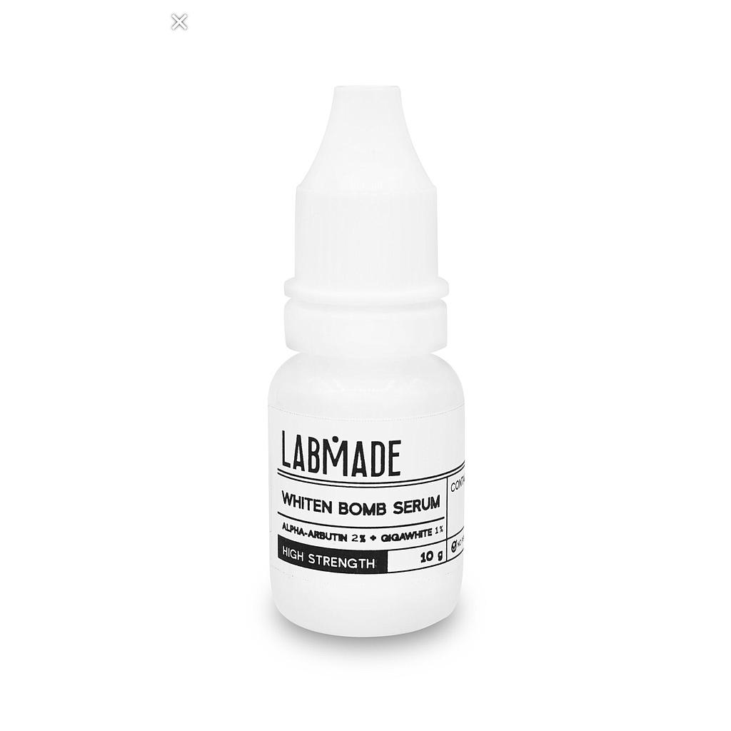 LABMADE WHITEN BOMB SERUM
แลบเมด ไวท์เทน บอมบ์ เซรั่ม
ผลิตภัณฑ์บำรุงผิวหน้า
เซรั่มสูตรเข้มข้นพิเศษ ค้นคว้าวิจัยและพัฒนาโดยทีมงานเภสัชกรอุดมด้วยคุณค่าของ “แอลฟ่า-อะบูติน” เข้มข้นจากประเทศสวิสเซอร์แลนด์ ผสานด้วยคุณค่าของ “กิ๊กกะไวท์” สมุนไพรเพื่อผิวกระจ่างใสจากทวีปยุโรป จึงช่วยให้ผิวดูขาวกระจ่างใสขึ้นได้อย่างเป็นธรรมชาติ
** เหมาะสำหรับผู้อยากมีผิวกระจ่างใส ผู้มีปัญหาผิวหน้าหมองคล้ำ ฝ้า กระ และจุดด่างดำ**