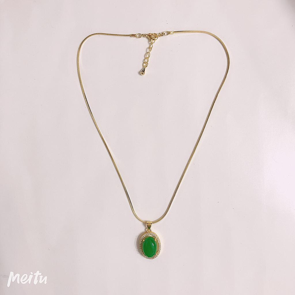Pearl Jewelry สร้อยคอจี้หยก Olivia Jade ทรงไข่ล้อมเพชร สีทอง