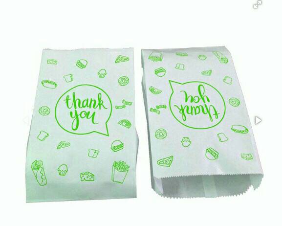 ถุงซองสีขาวขุ่นลาย พิมพ์เขียว Thank You (Sachet Bag)
 11.5x21+4 cm.
จำนวนบรรจุต่อแพ็ค : 100 ใบ
รายละเอียดสินค้า : กระดาษ MG สีขาว 50 แกรม, พิมพ์ 1 สี, ไม่มีหูหิ้ว, ผลิตจากกระดาษรีไซเคิล ใช้บรรจุถุงเครื่องดื่มทั่วไป
