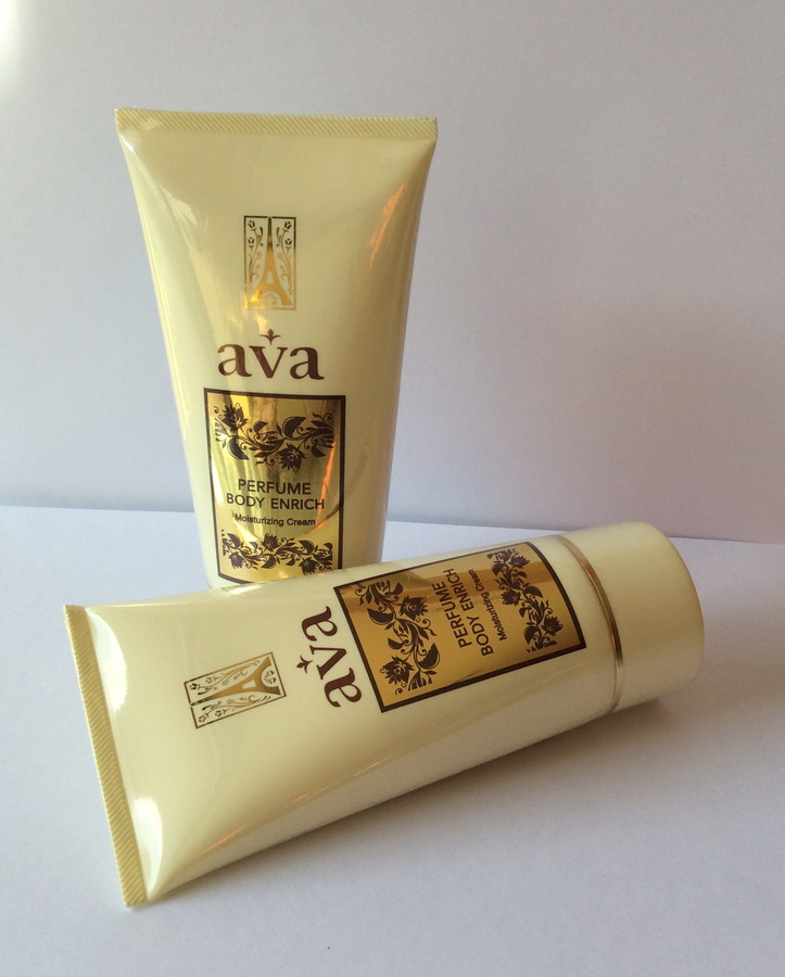 เพอร์ฟูม บอดี้ เอ็นริช ครีม 