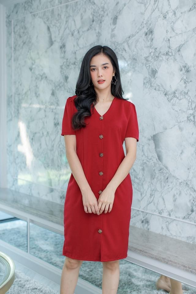 เดรสฮานาโกะกระดุมหน้า สีเลือดหมู 90835