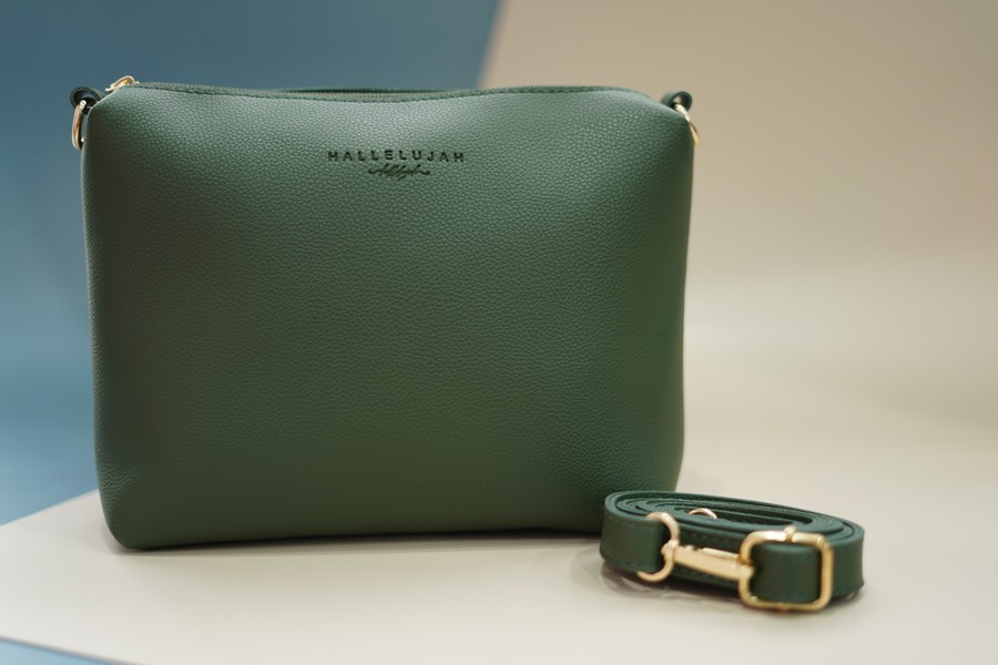 กระเป๋าหนัง HALLELUJAH (ฮาเลลูยา) Crossbody สีเขียว
