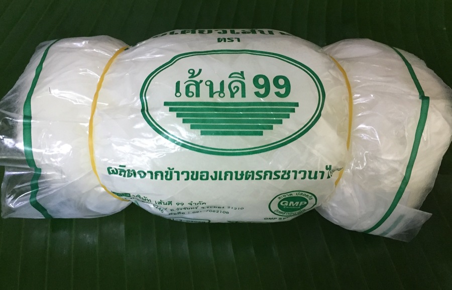 เส้นใหญ่ ผัด ม้วน 1kg.