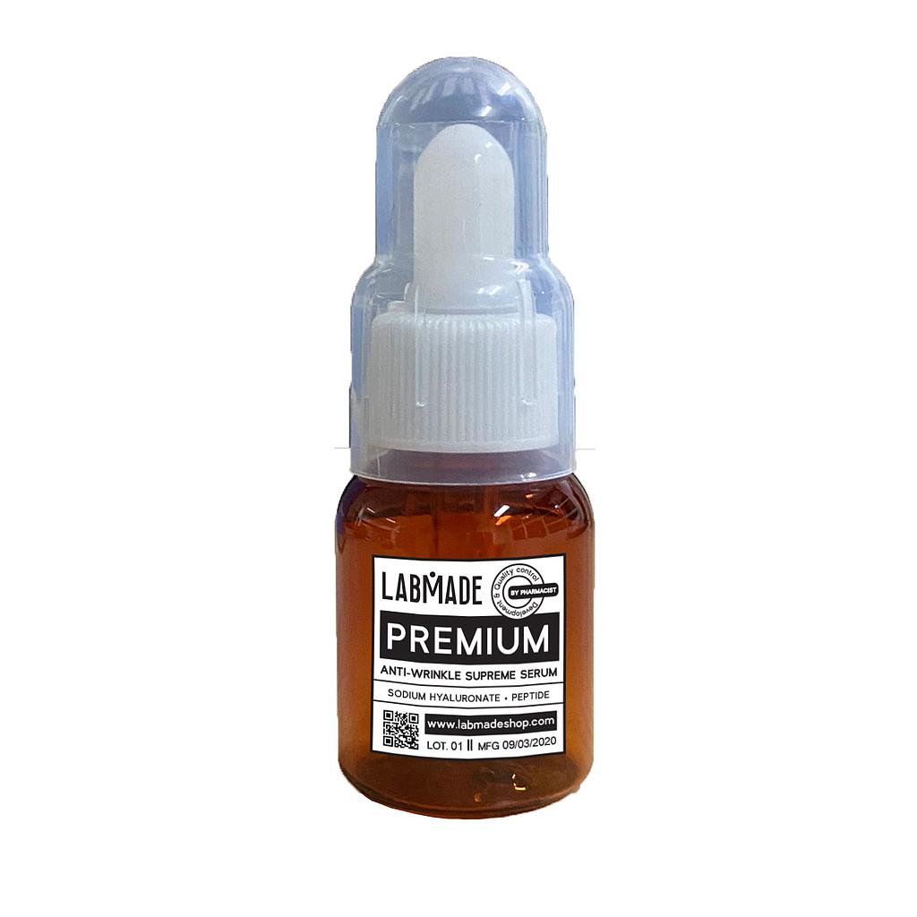 LABMADE PREMIUM ANTI-WRINKLE SUPREME SERUM
แลบเมด พรีเมี่ยม แอนตี้ ริงเคิล ซูพรีม เซรั่ม
เซรั่มสูตรเข้มข้นพิเศษ ค้นคว้าวิจัยและพัฒนาโดยทีมงานเภสัชกรอุดมด้วยคุณค่าของ 
“MUNAPSYS” เปปไทด์ที่ถูกออกแบบอย่างเฉพาะเจาะจงด้วยเทคโนโลยี IN-SILICO DESIGN
ผสานประสิทธิภาพด้วย SYN-COLL เปปไทด์พิเศษที่ค้นคว้าวิจัยจากประเทศสวิสเซอร์แลนด์
อีกทั้งยังมี SODIUM HYALURONATE, VITAMIN B5 และสารสกัดจากใบบัวบก จึงช่วยให้
ผิวหน้าดูเนียนเรียบขึ้นอย่างเป็นธรรมชาติ ริ้วรอยร่องลึกต่างๆ บนผิวหน้า ดูจางลง 
**เหมาะสำหรับผู้มีปัญหาริ้วรอยบนผิวหน้า**