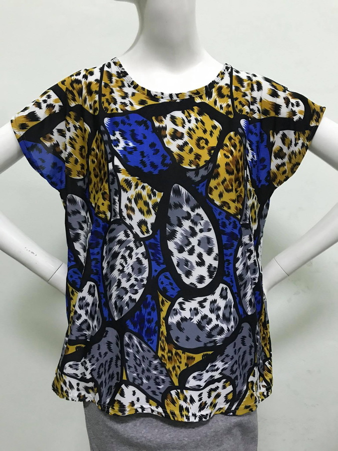 เสื้อแฟชั่นคอกลมลายเสือดาวสีน้ำเงิน