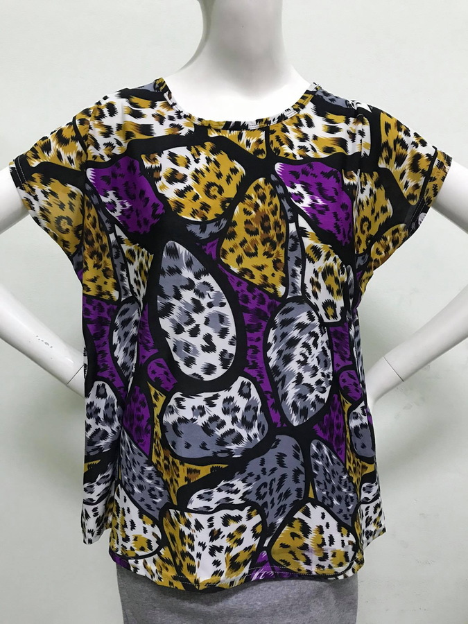 เสื้อแฟชั่นคอกลมลายเสือดาวสีม่วง