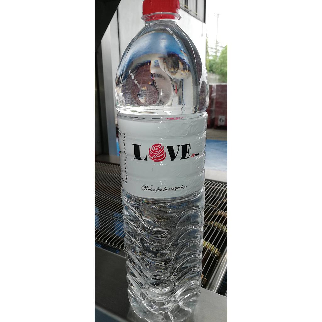 น้ำดื่มบรรจุขวด ขนาด 1500 มิลลิลิตร