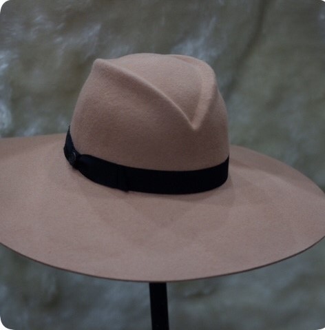 A052/2-M รุ่น De tells millinery # Creamy‬-nude
