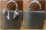 กระเป๋าถือหนังตะกวด พร้อมพันผ้าพันหู
รุ่น MINI SQUARE F GREY LIZARD + MONT FUJI TWILLY