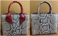 กระเป๋าถือหนังงู พร้อมพันผ้าพันหู
รุ่น MY SWEET BOX (S) GRAPHIC NATURAL PYTHON + CHINESE NY TWILLY