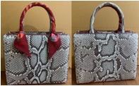 กระเป๋าถือหนังงู พร้อมพันผ้าพันหู
รุ่น MY SWEET BOX (S) GRAPHIC NATURAL PYTHON + CHINESE NY TWILLY