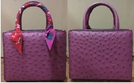 กระเป๋าถือหนังนกกระจอกเทศ พร้อมพันผ้าพันหู
รุ่น MINI SWEET BOX MULBERRY OSTRICH + SEA RED TWILLY