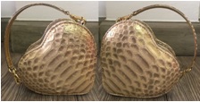 กระเป๋าสตางค์หนังงูลิมิเต็ด
รุ่น TINY HEART BAG LIMITED BELLY PEARL GOLD PYTHON