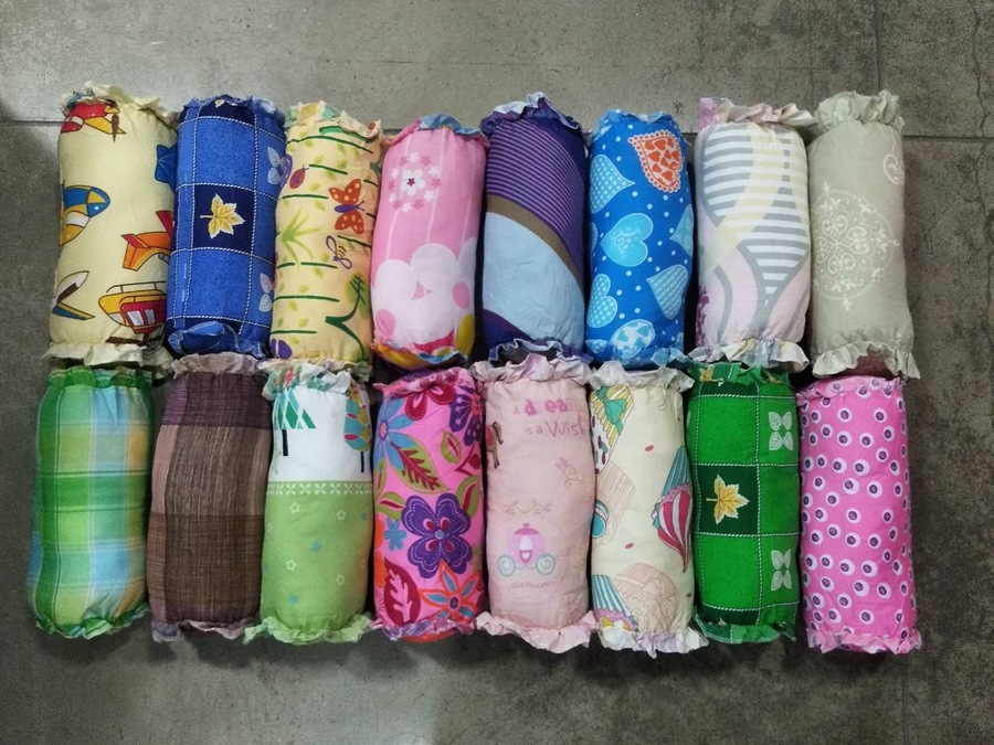 84579 หมอนท็อฟฟี่ 1แถม1 (คละสี/คละลาย)