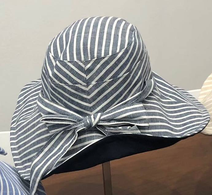 CAROLINA  STRIPE  กรมขาว 