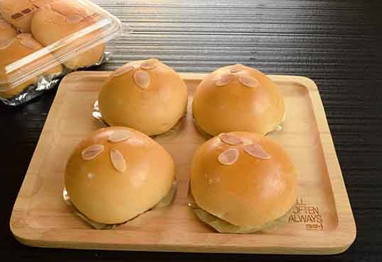 ขนมปังไส้ครีมคัสตาร์ด(X4)