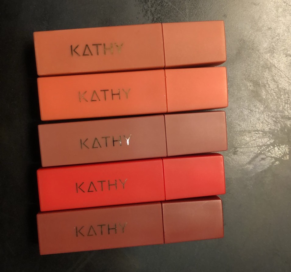 แอมเร็ซ มินิ เวลเวท ลิป 04-คลีโอ
AMREZ MINI VELVET LIP 04-Cleo