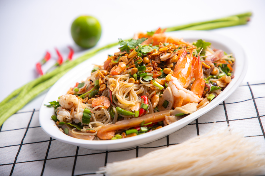 ยำข้าวปุ้น
