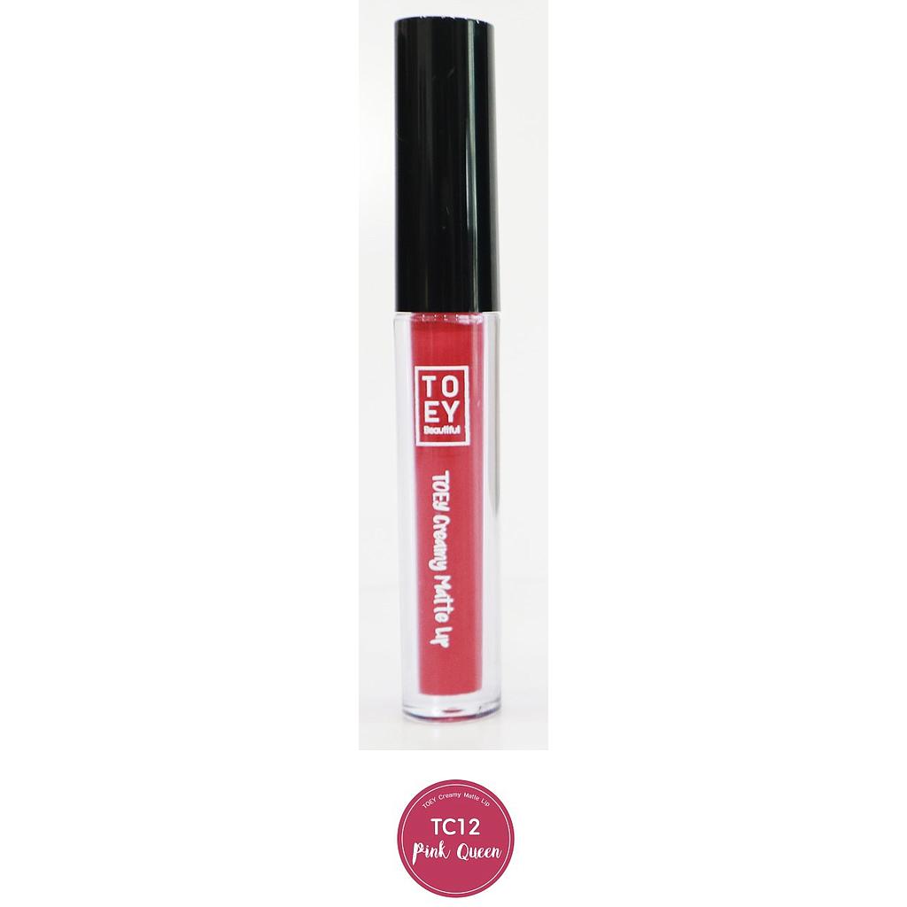 โตอี้ ครีมมี่ แมตต์ ลิป (TC12-Pink Queen) ลิปออแกนิค เนื้อครีมมี่ เม็ดสีชนิด Food Grade นำเข้าจาก U.S.A. เม็ดสีแน่น สีสวย ไม่แตก ไม่แห้ง ไม่ลอก อุดมไปด้วยสารสกัดจากธรรมชาติ 100% พร้อมผสานการบำรุงจาก Organic Rose Hip Oil, Sunflower Oil, Argan oil และ Vitamin E
ไม่ทำให้ปากดำคล้ำ ปราศจากการระคายเคือง ทาแล้วไม่รู้สึกแห้งตึงหรือเป็นขุย ช่วยบำรุงริมฝีปากให้ชุ่มชื้นเรียบเนียนสุขภาพดี 
ฟิลลิ่งที่ได้ แมทแบบเบาๆ ไม่แห้งด้าน และไม่มันวาว เกินไป ขนาดบรรจุ 2.5 g.
