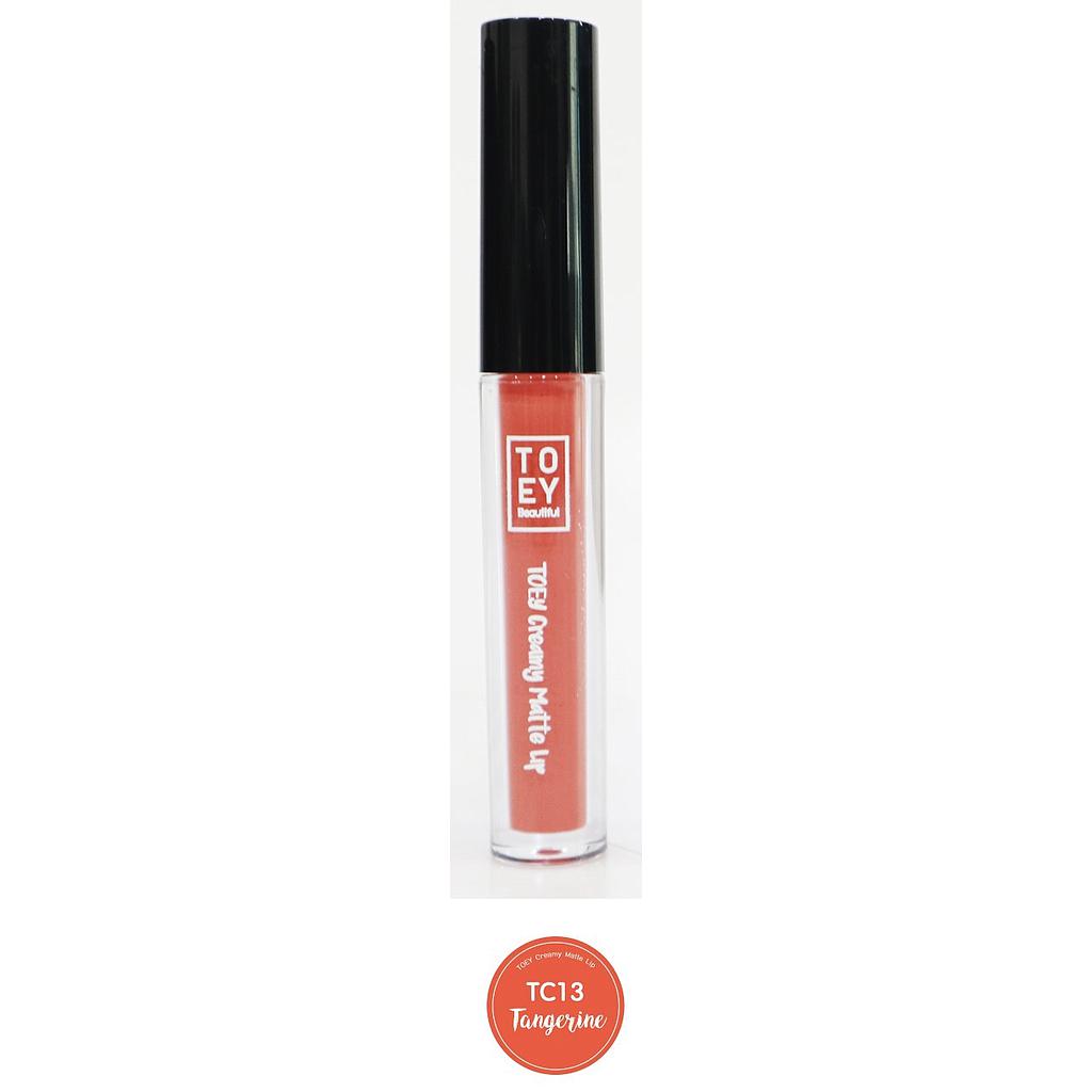 โตอี้ ครีมมี่ แมตต์ ลิป (TC13-Tangerine) ลิปออแกนิค เนื้อครีมมี่ เม็ดสีชนิด Food Grade นำเข้าจาก U.S.A. เม็ดสีแน่น สีสวย ไม่แตก ไม่แห้ง ไม่ลอก อุดมไปด้วยสารสกัดจากธรรมชาติ 100% พร้อมผสานการบำรุงจาก Organic Rose Hip Oil, Sunflower Oil, Argan oil และ Vitamin E
ไม่ทำให้ปากดำคล้ำ ปราศจากการระคายเคือง ทาแล้วไม่รู้สึกแห้งตึงหรือเป็นขุย ช่วยบำรุงริมฝีปากให้ชุ่มชื้นเรียบเนียนสุขภาพดี 
ฟิลลิ่งที่ได้ แมทแบบเบาๆ ไม่แห้งด้าน และไม่มันวาว เกินไป ขนาดบรรจุ 2.5 g.
