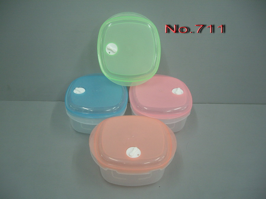กล่องถนอมอาหารสี่เหลี่ยมเล็ก No.711 สีใส