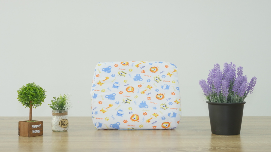 รุ่น Natural  Infant Pillow หมอนหลุม สำหรับเด็กทารก ตั้งแต่แรกเกิด - 1ขวบ  ป้องกันศรีษะแบน ไม่ระคายเคืองต่อผิวของเด็ก หมอนออกแบบให้รับกับขนาดศรีษะเด็กและรองรับคอเด็ก ช่วยให้ศรีษะได้รูปสวยไม่แบน และนอนหลับสบายผ่อนคลายกล้ามเนื้อ 
