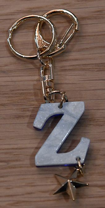 พวงกุญแจอะคริลิกเล็กตัวอักษร Z