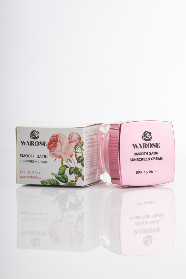 WAROSE SMOOTH SATIN SUNSCREEN CREAM
วาโรส สมูท ซาติน ซันสกรีน ครีม
ผลิตภัณฑ์ป้องกันแสงแดดผิวหน้า