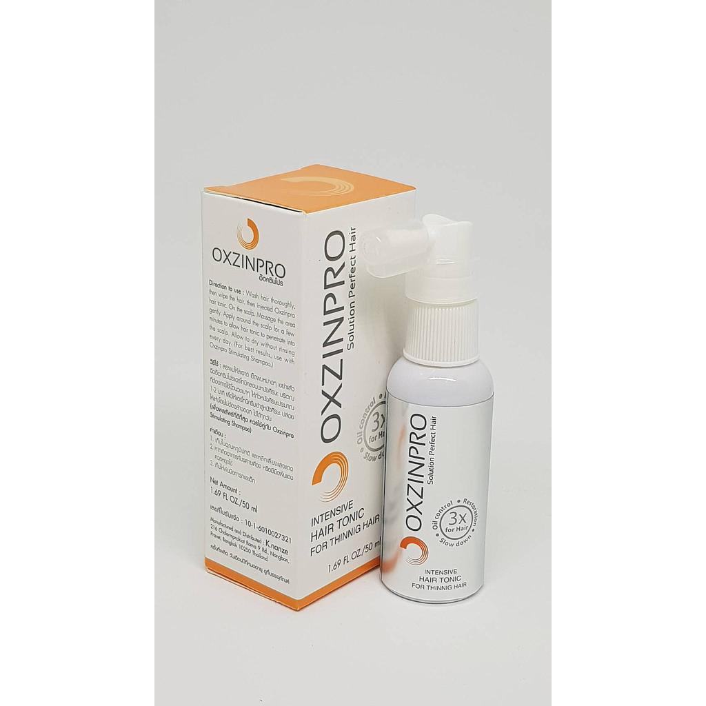 Oxzinpro Intensive Hair Tonic ช่วยในเรื่องการหยุดการหลุดร่วง ของเส้นผม เสริมประสิทธิภาพให้กับเส้นผม คืนความแข็งแรงสู่เส้นผม ด้วยคุณค่าจาก Procapil ช่วยแก้ปัญหาศีรษะล้านและยับยั้งการหลุดร่วงของเส้นผมและกระตุ้นการงอกใหม่ของเส้นผม และ Nano Lipo hGH ฮอร์โมนการเจริญเติบโต ที่สกัดจากได้กรดอะมิโนชนิดหนึ่งที่มีลักษณะยีนใกล้เคียงกับของมนุษย์ ประกอบไปด้วยโปรตีนที่เป็นประโยชน์กับเส้นผม ช่วยบำรุงเส้นผม ที่มีประสิทธิภาพมากที่สุดและได้รับการพิสูจน์ทางวิทยาศาสตร์เพื่อป้องกันการสูญเสียเส้นผมและช่วยให้เส้นผมฟื้นขึ้นมาบนหนังศีรษะในระยะเวลาเพียงไม่กี่เดือนในการใช้ 