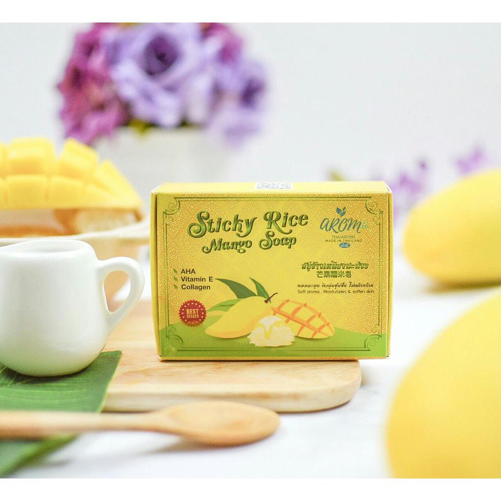 Sticky Rice Mango Soap - แบรนด์ Aromii สบู่กลีเซอรีนเบสเกรดพรีเมี่ยมที่ได้รับแรงบรรดาลใจมาจาก การนำคุณค่าของจากธรรมชาตินานาชนิดได้แก่ สารสกัดมะม่วงทั้งสายพันธุ์แอฟาริกันและสารสกัดมะม่วง สารสกัดข้ามหอมมะลิ น้ำผึ้งมานูก้า สารสกัดสัปปะรด และสารสกัดอกคาร์มีเลีย อีกทั้งวิตามินบี3 วิตตามินอี อุดมไปด้วยสารต่อต้านอนุมูลอิสระ บำรุงผิว ช่วยให้ผิวนุ่มชุ่มชื้น เต่งตึง ผิวแลดูกระจ่างใส เหมือนใช้เป็นประจำอย่างต่อเนื่อง ใช้ได้ทั้งผิวหน้าและผิวกาย