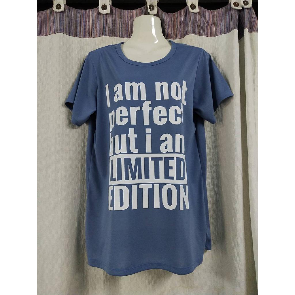 เสื้อแฟชั่นสีฟ้าอมเทาสกรีนลาย I AM NOT PERFECT