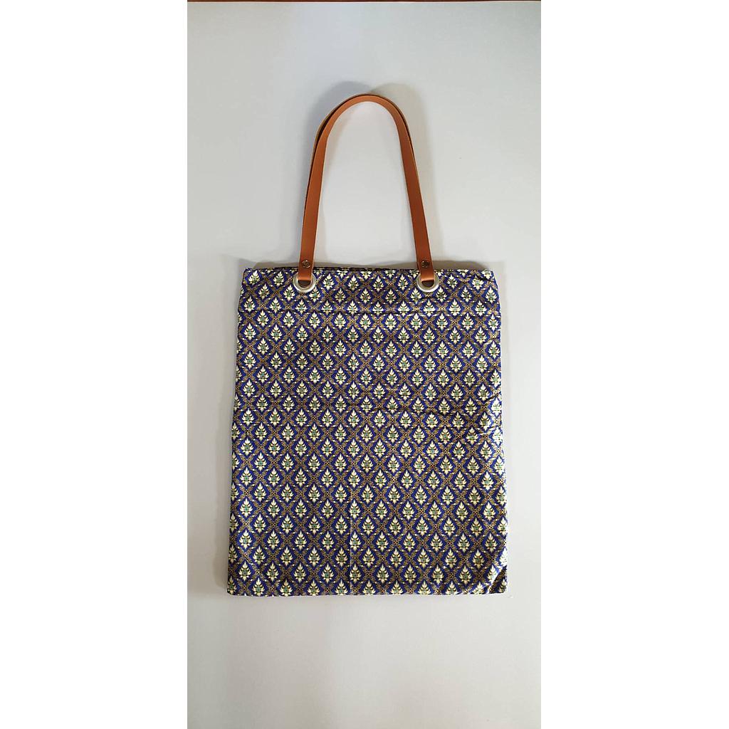 กระเป๋าสะพายผ้าไหมไทย ใบใหญ่