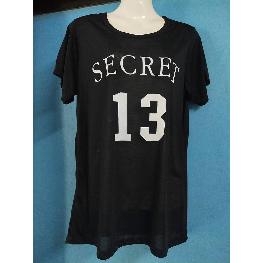 เสื้อแฟชั่นสีดำสกรีนลาย SECRER 13